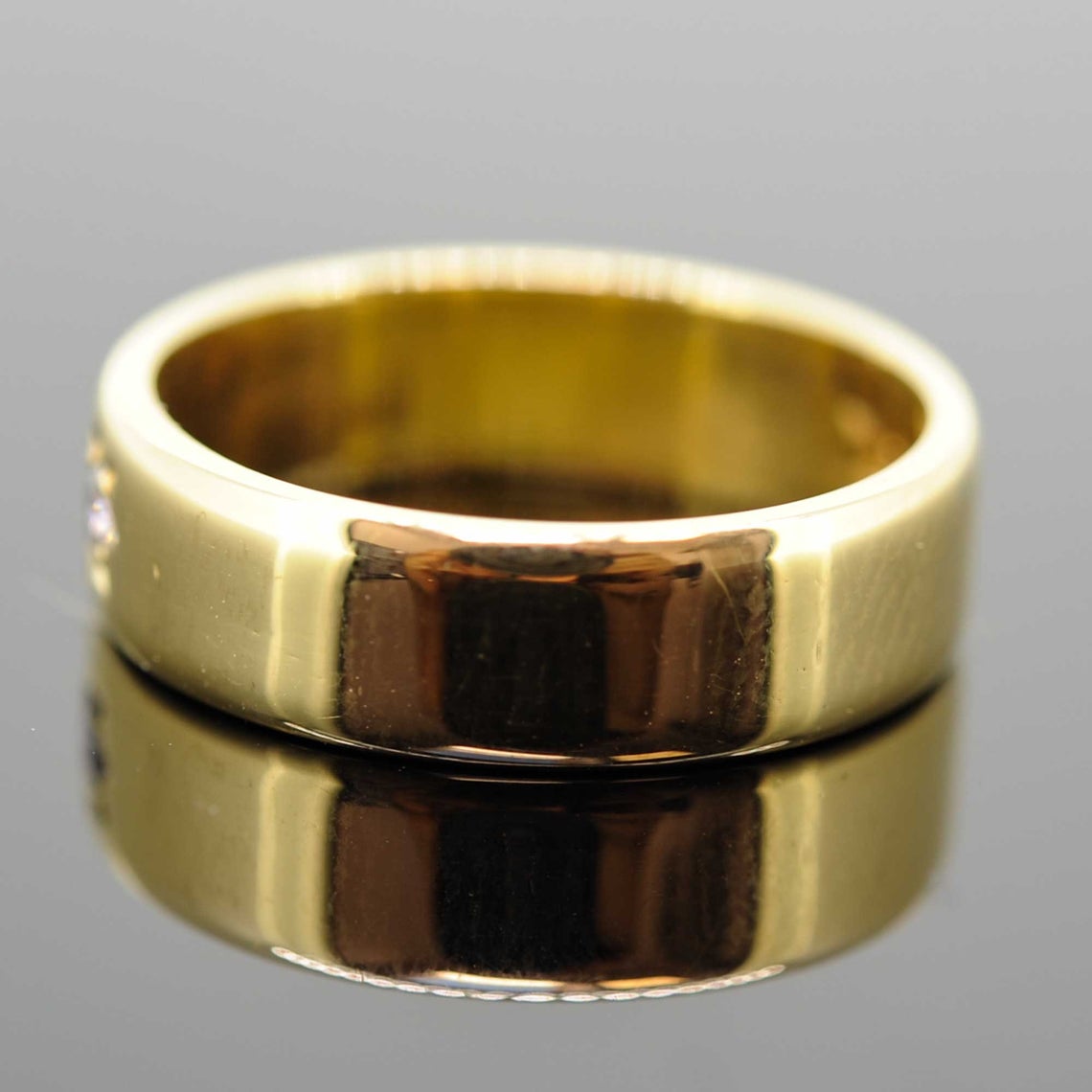 18ct Yellow Gold Gypsy Star Set Diamond Ring