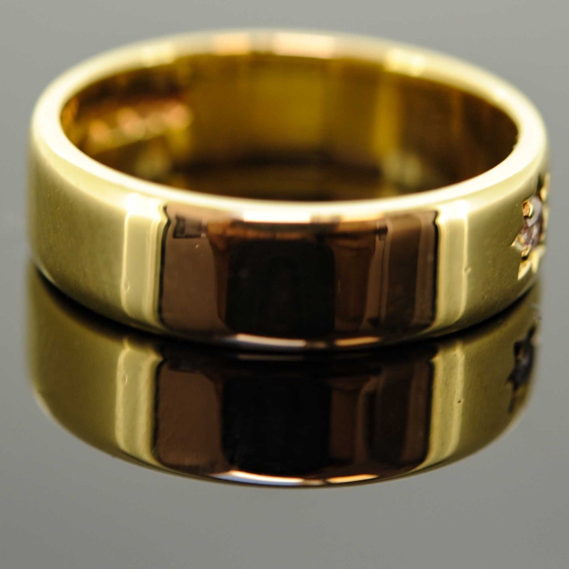 18ct Yellow Gold Gypsy Star Set Diamond Ring