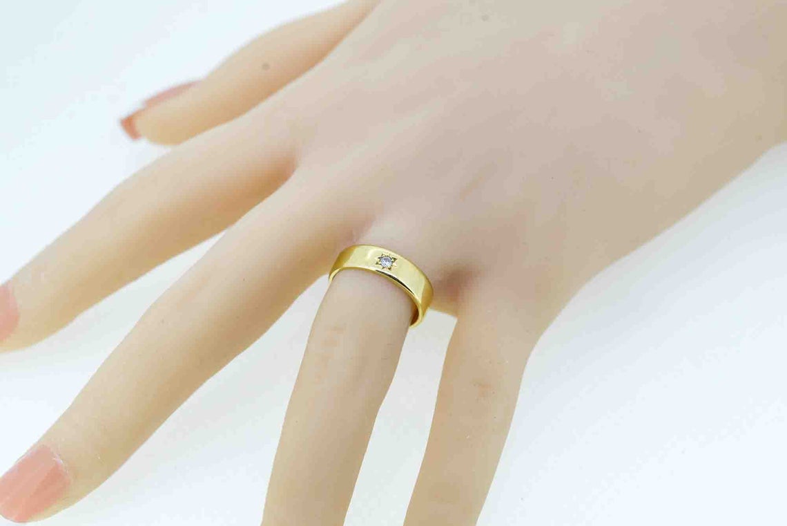 18ct Yellow Gold Gypsy Star Set Diamond Ring