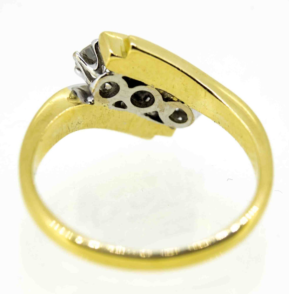 18ct Yellow Gold Diamond Three Stone Crossover Ring