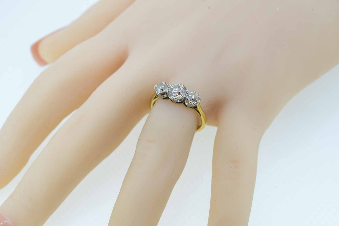 Early 20th Century 18ct & Platinum Diamond Three Stone Ring