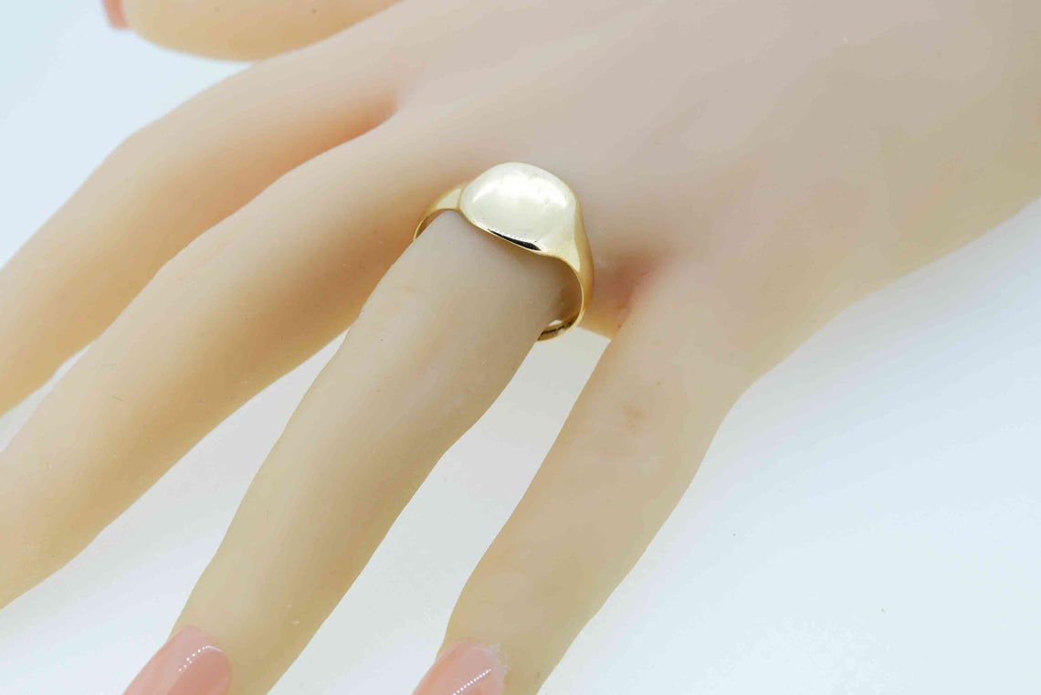 Early 20th Century 9ct Yellow Gold Cushion Shape Signet Ring