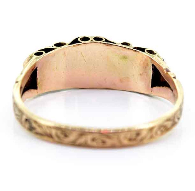 Early 20th Century 9ct Yellow Gold Garnet Five stone Ring