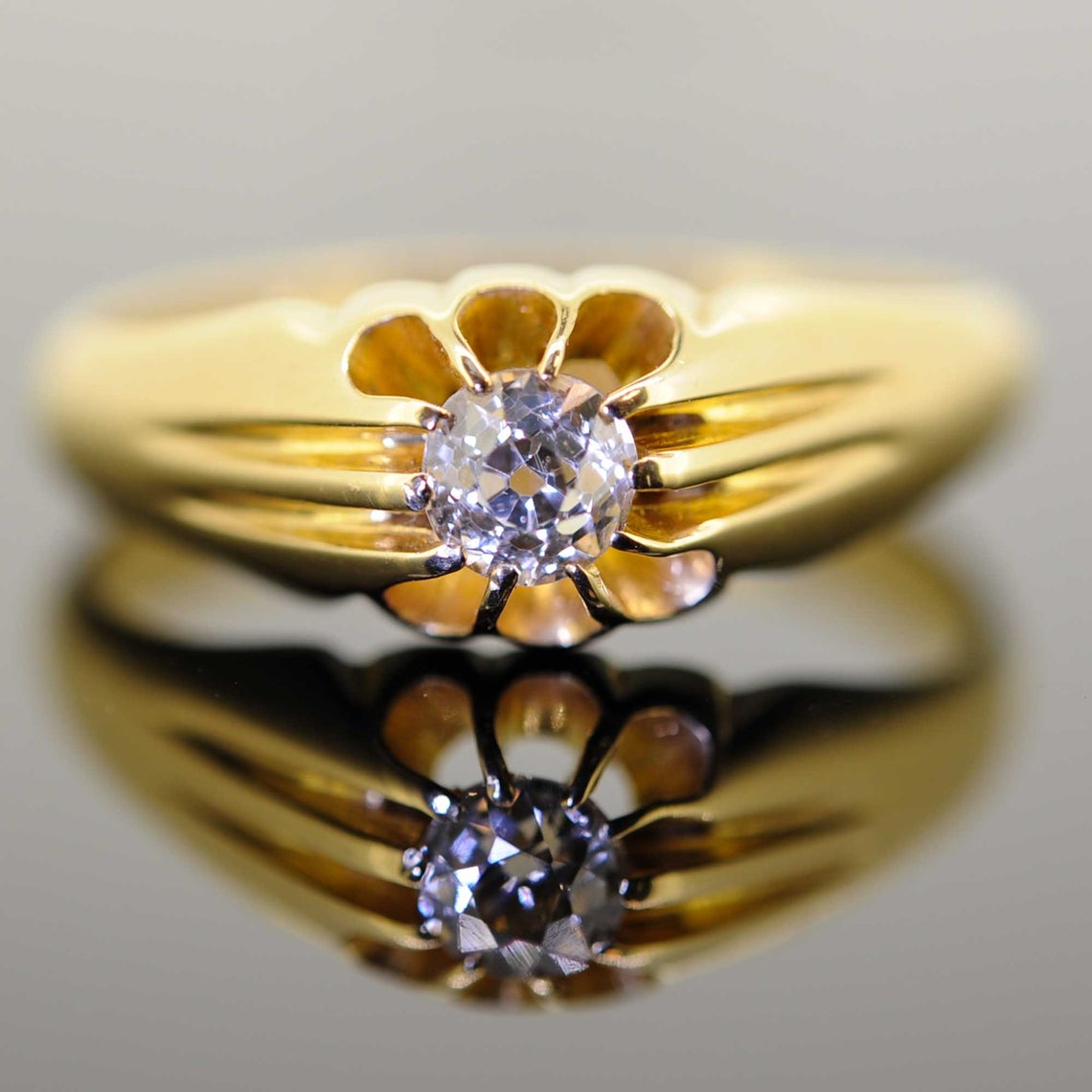 Gentleman's 18ct Yellow Gold Old Cut Diamond Gypsy Set Ring