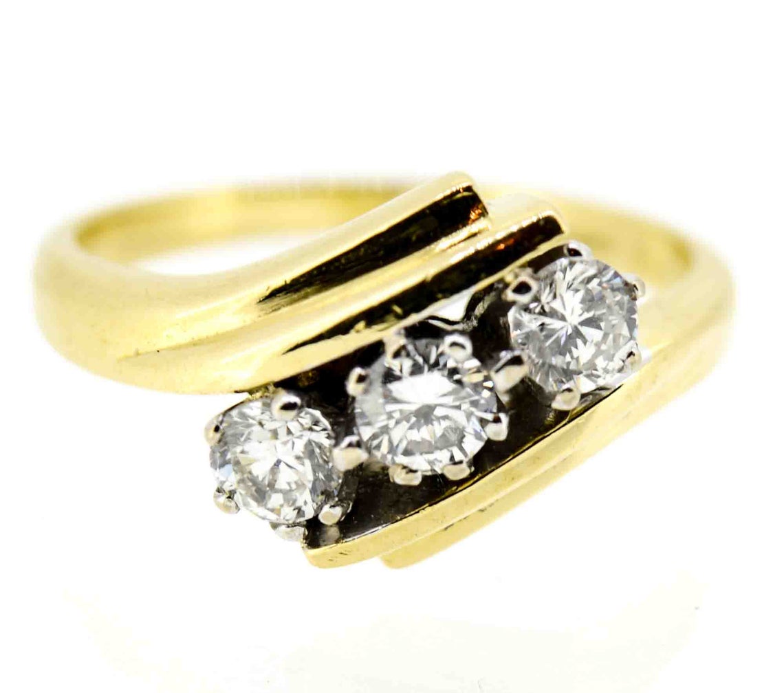 18ct Yellow Gold Diamond Three Stone Crossover Ring