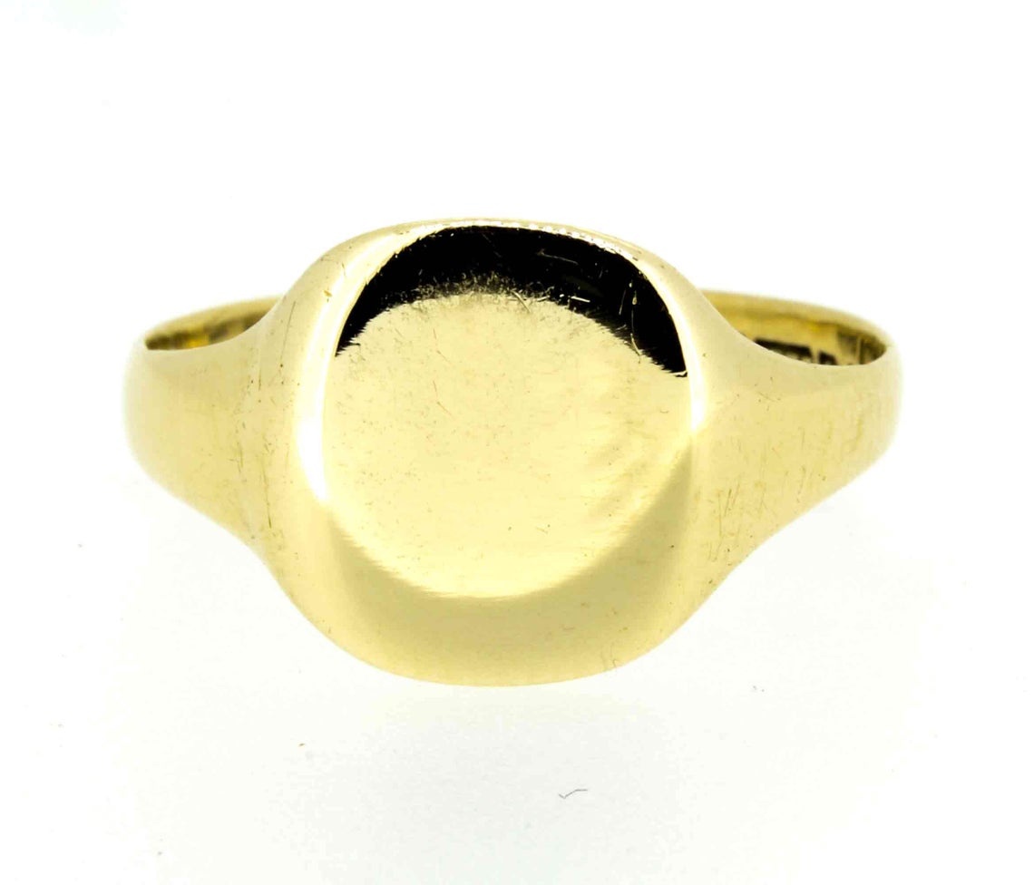 Early 20th Century 9ct Yellow Gold Cushion Shape Signet Ring