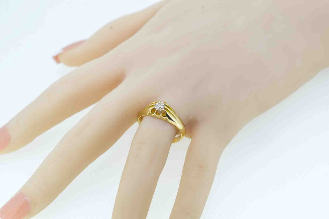 Gentleman's 18ct Yellow Gold Old Cut Diamond Gypsy Set Ring