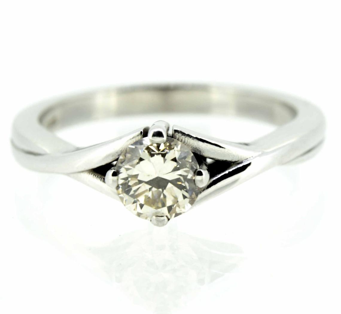 18ct White Gold Diamond Solitaire Ring